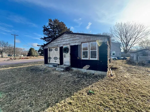 $40,000 | 704 East Walnut Street, Redwood Falls, MN 56283