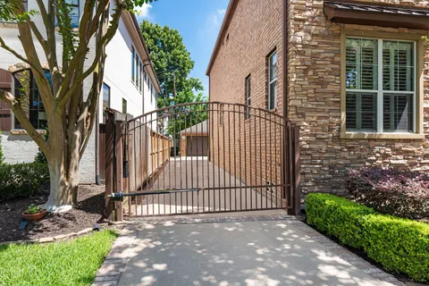 $1,295,000 | 3822 Merrick Street, Houston, TX 77025