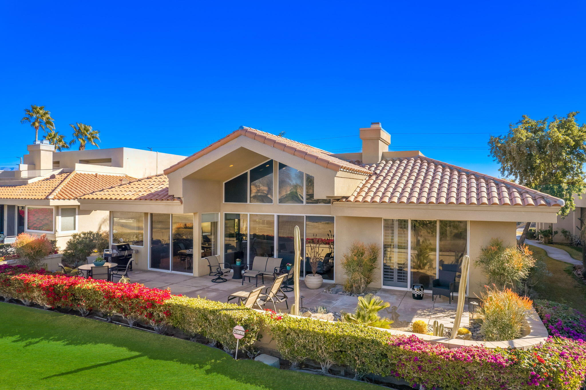 35 Augusta Drive Rancho Mirage, CA 92270 - Photo 2 of 37 6-web-or-mls-JBAugusta_2023_006