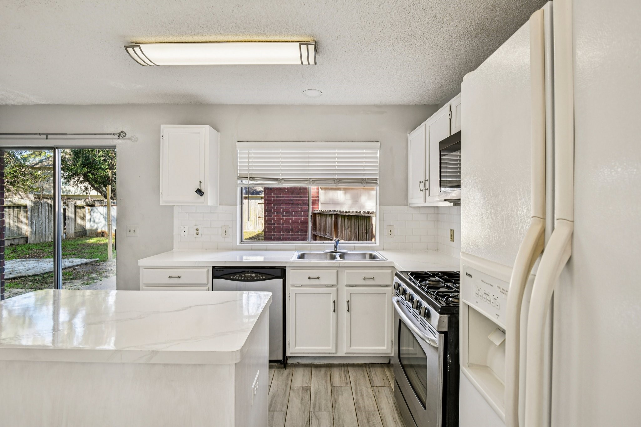 10234 Tablerock Drive Houston, TX 77064 - Photo 16 of 42