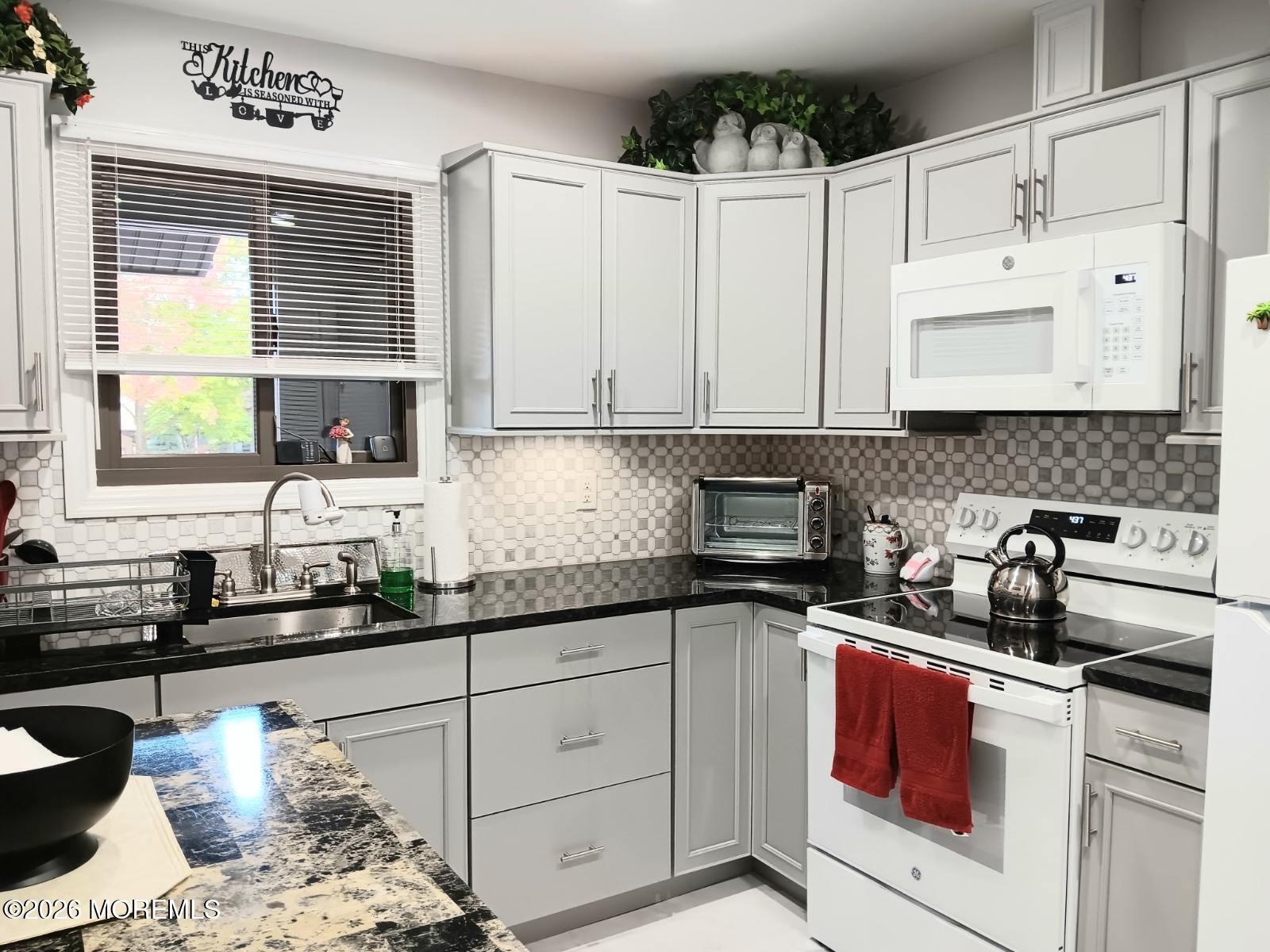48 Ellsworth Court Red Bank, NJ 07701 - Photo 6 of 31 9a1f87bf-9274-4360-a234-bb3e371482fe