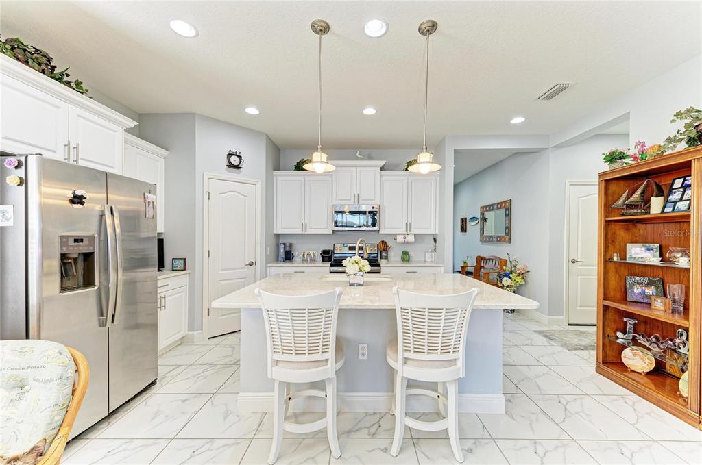 7735 Ridgelake Circle Bradenton, FL 34203 - Photo 11 of 67