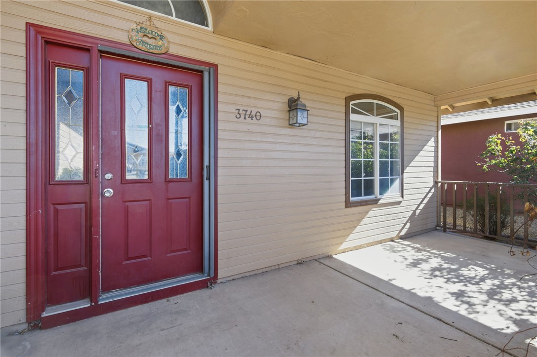 3740 North Kenneth Road Kingman, AZ 86409 - Photo 3 of 26 Property entrance