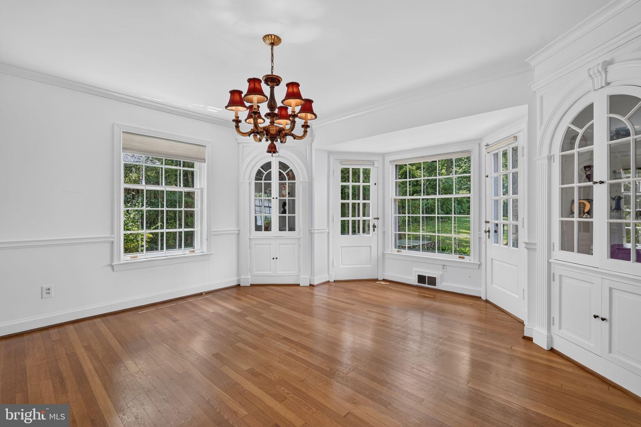 8112 Rayburn Road Bethesda, MD 20817 - Photo 16 of 52