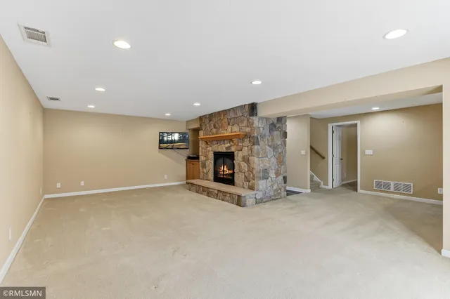 $645,000 | 18455 95th Place North, Maple Grove, MN 55311