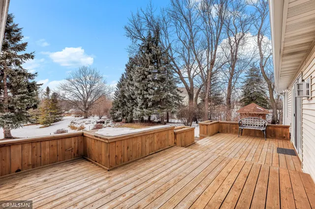 $645,000 | 18455 95th Place North, Maple Grove, MN 55311