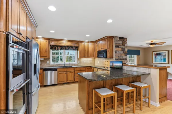 $645,000 | 18455 95th Place North, Maple Grove, MN 55311