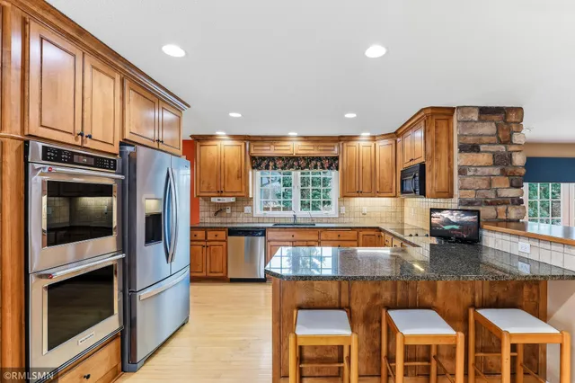 $645,000 | 18455 95th Place North, Maple Grove, MN 55311