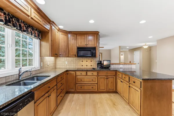 $645,000 | 18455 95th Place North, Maple Grove, MN 55311