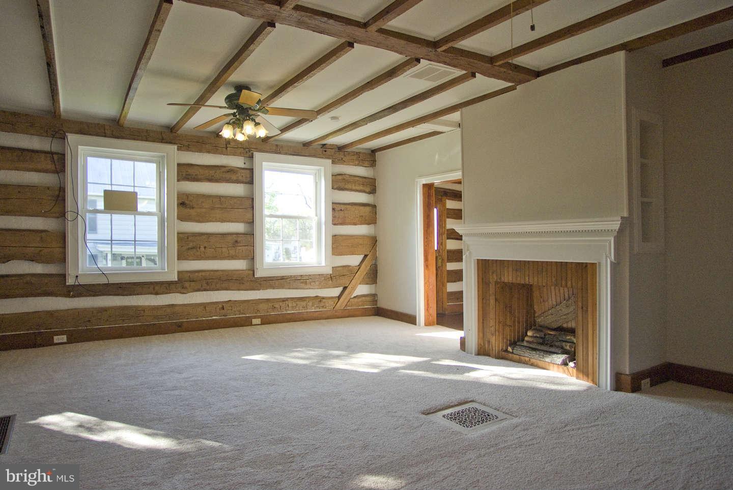 7853 Fairplay Road Fairplay, MD 21733 - Photo 7 of 19 Living Room