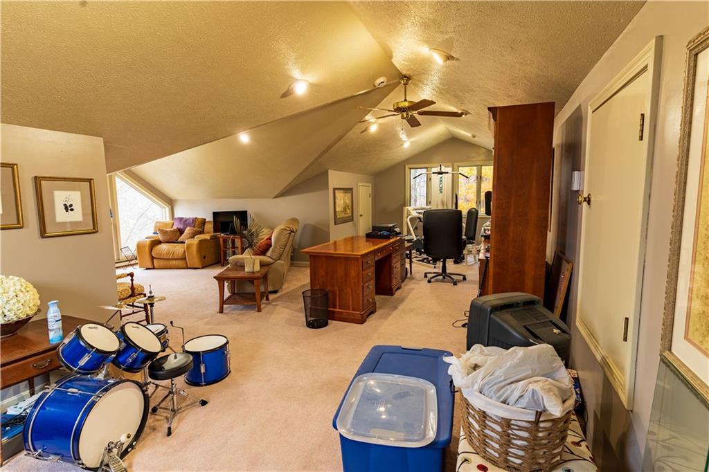817 East Lake Road Transfer, PA 16154 - Photo 13 of 22 Gallery Image 13