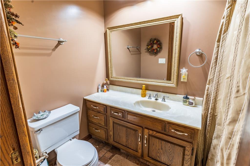 817 East Lake Road Transfer, PA 16154 - Photo 15 of 22 Gallery Image 15