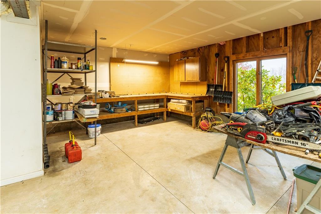 817 East Lake Road Transfer, PA 16154 - Photo 20 of 22 Gallery Image 20