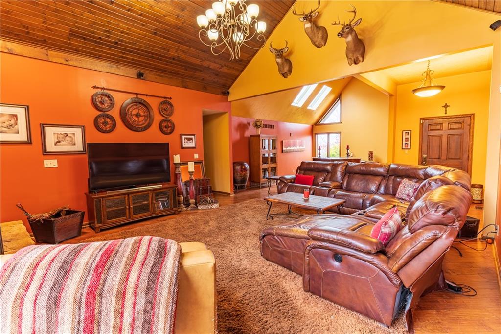 817 East Lake Road Transfer, PA 16154 - Photo 6 of 22 Gallery Image 6