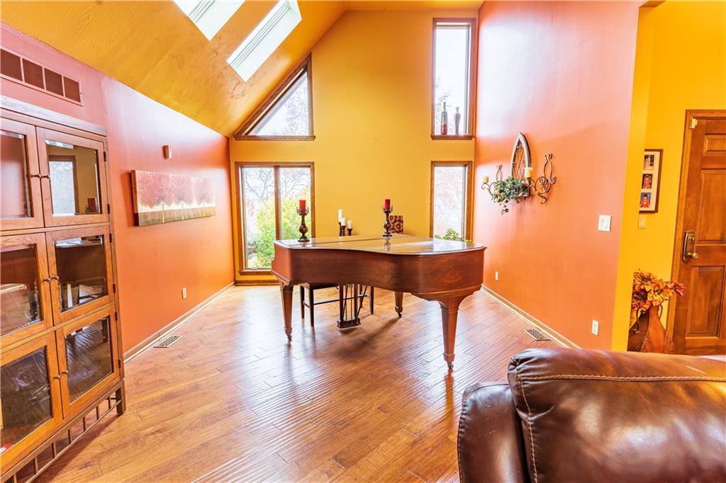 817 East Lake Road Transfer, PA 16154 - Photo 7 of 22 Gallery Image 7