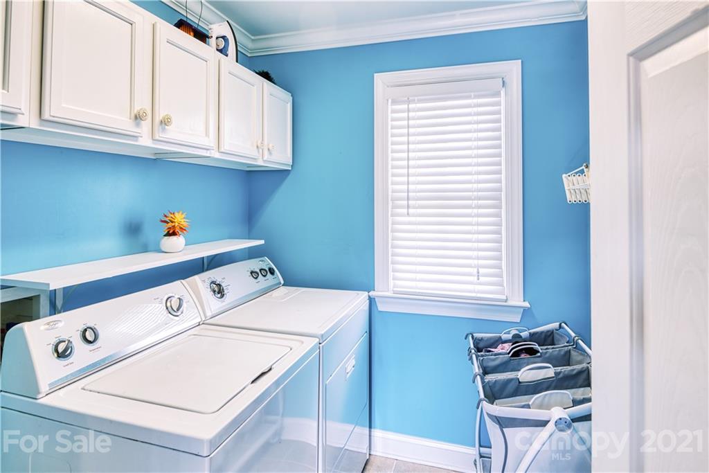 3349 Richard's Crossing Fort Mill, SC 29708 - Photo 17 of 33 a utility room with dryer and washer