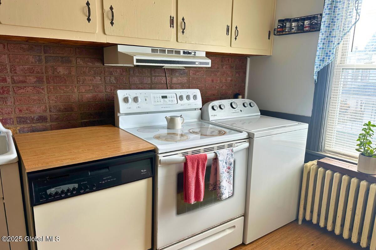 48 Arnold Avenue, Unit 2 Amsterdam, NY 12010 - Photo 3 of 22 4