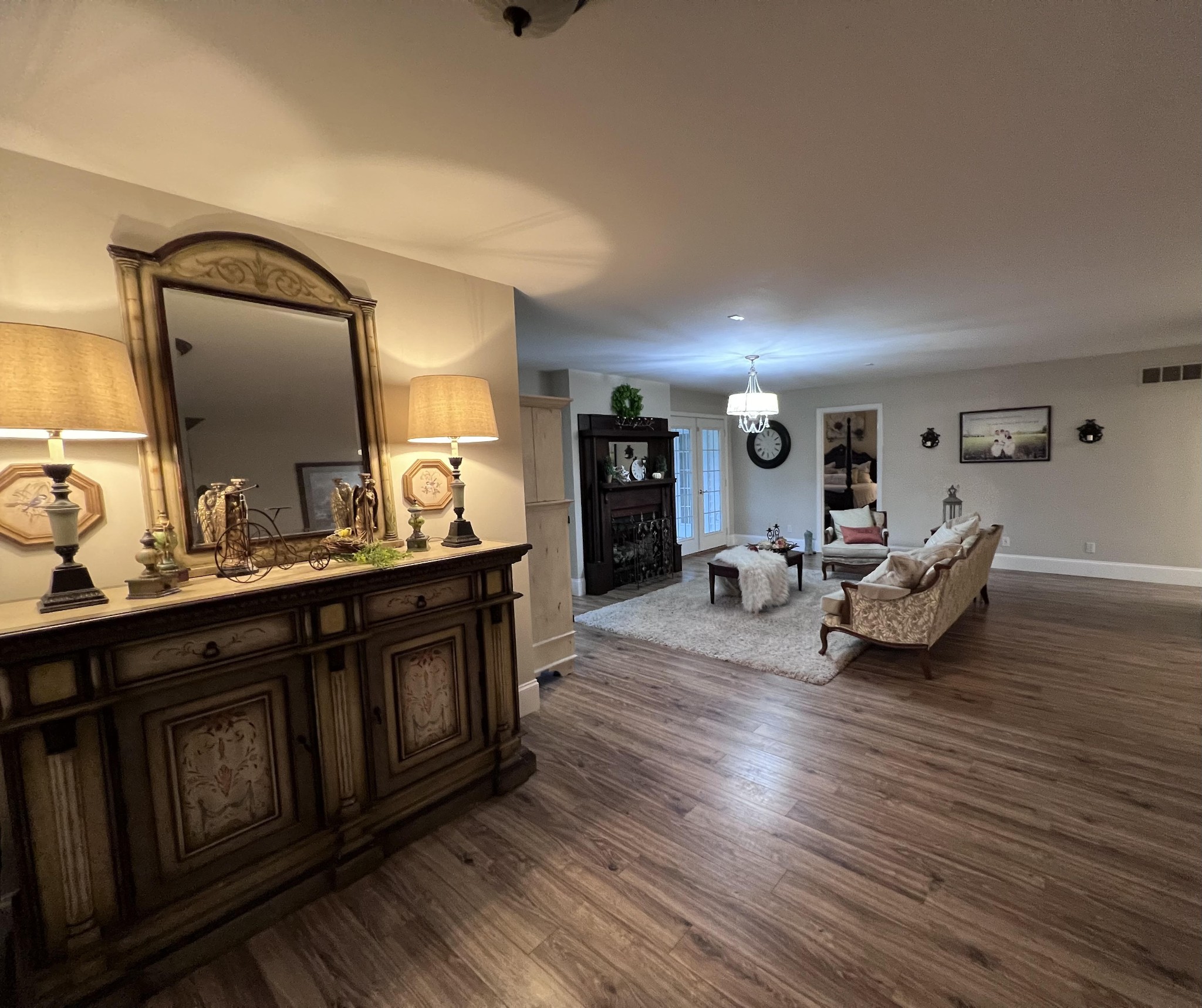 2668 Ragsdale Road Manchester, TN 37355 - Photo 15 of 32 a living room with furniture and a wooden floor