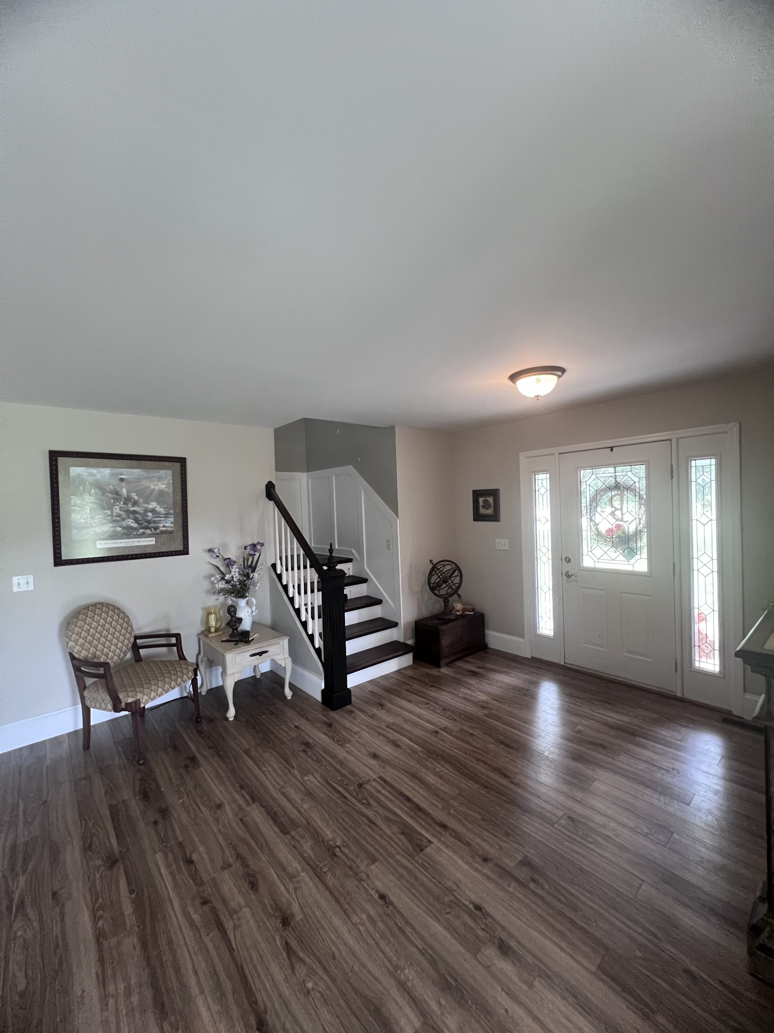 2668 Ragsdale Road Manchester, TN 37355 - Photo 16 of 32 a view of a livingroom with furniture and a window