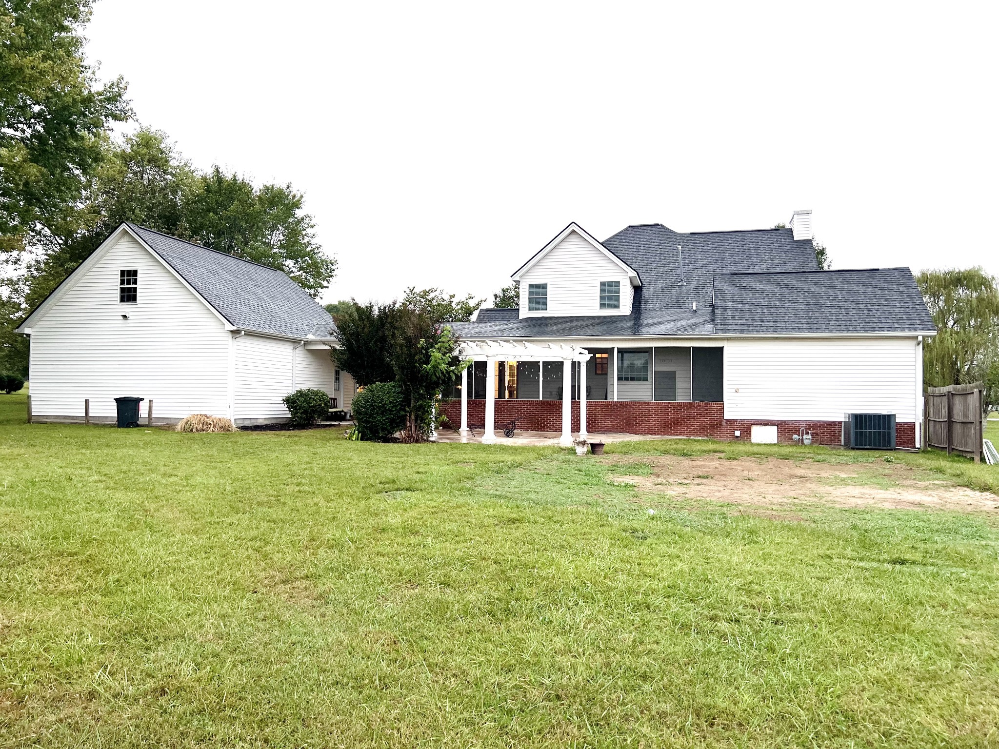 2668 Ragsdale Road Manchester, TN 37355 - Photo 2 of 32 a front view of house with yard and garage