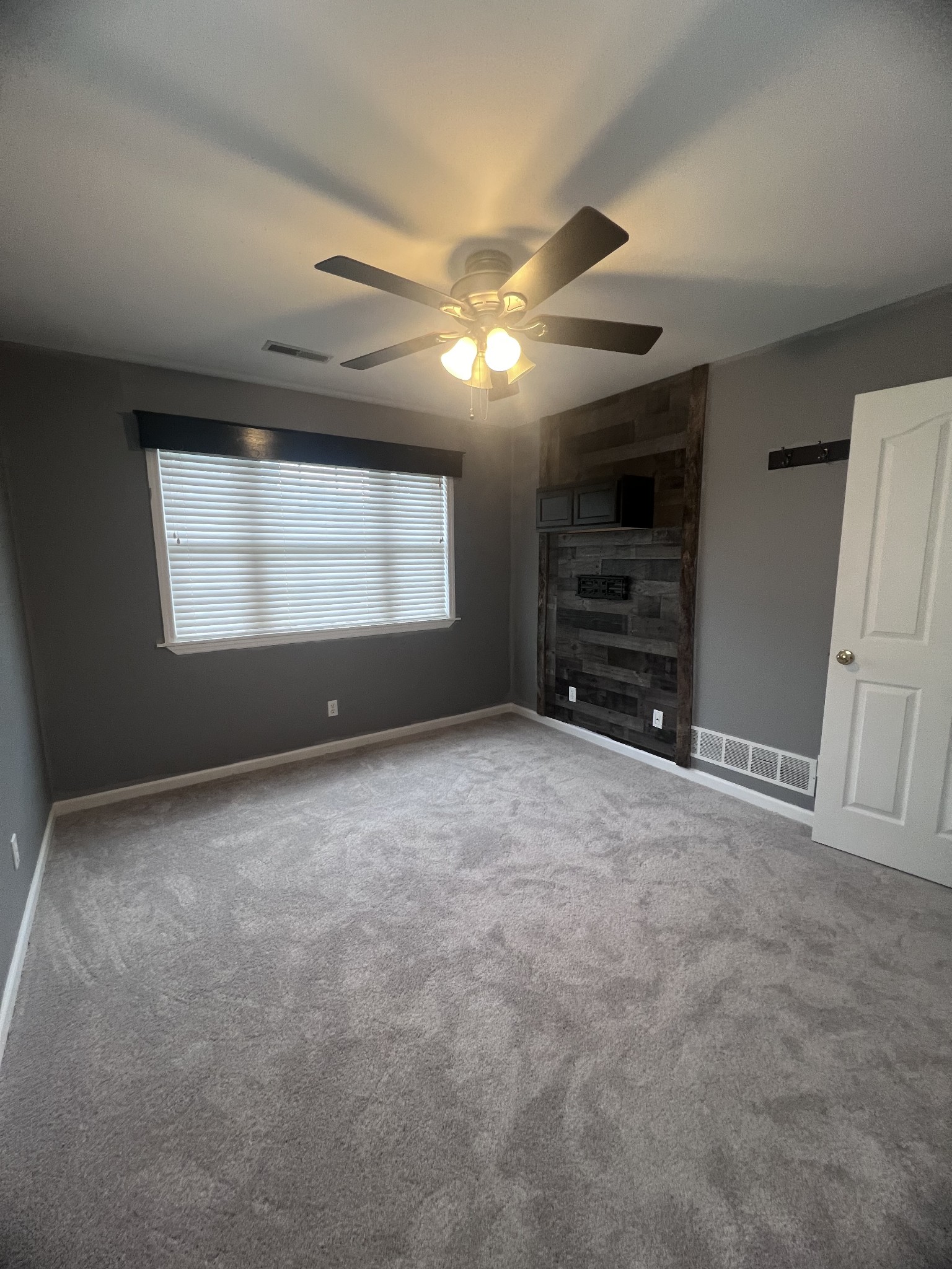 2668 Ragsdale Road Manchester, TN 37355 - Photo 27 of 32 a view of a livingroom with a flat screen tv