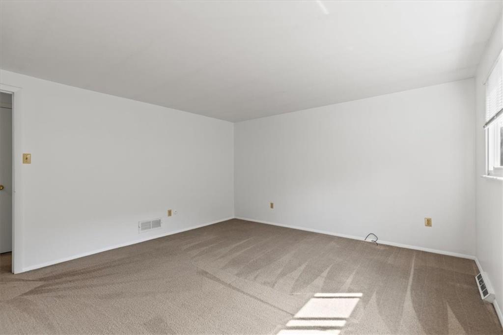92 Seavey Road Pittsburgh, PA 15223 - Photo 16 of 25 Gallery Image 16