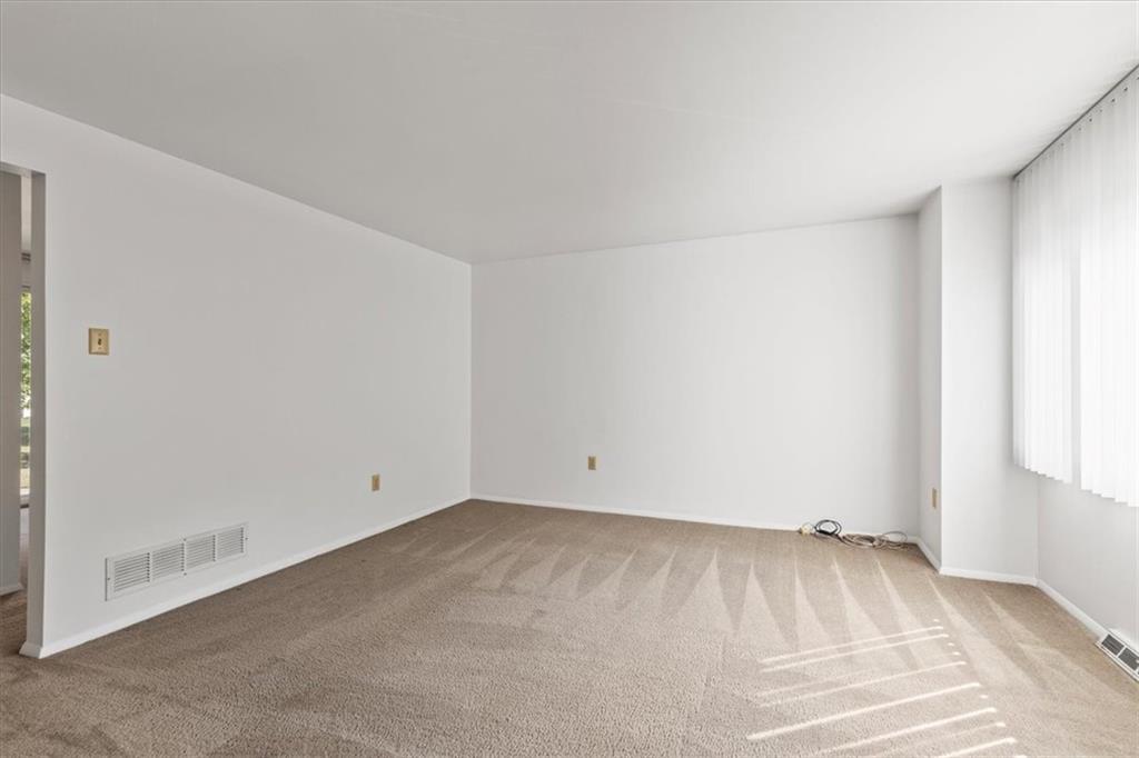 92 Seavey Road Pittsburgh, PA 15223 - Photo 5 of 25 Gallery Image 5