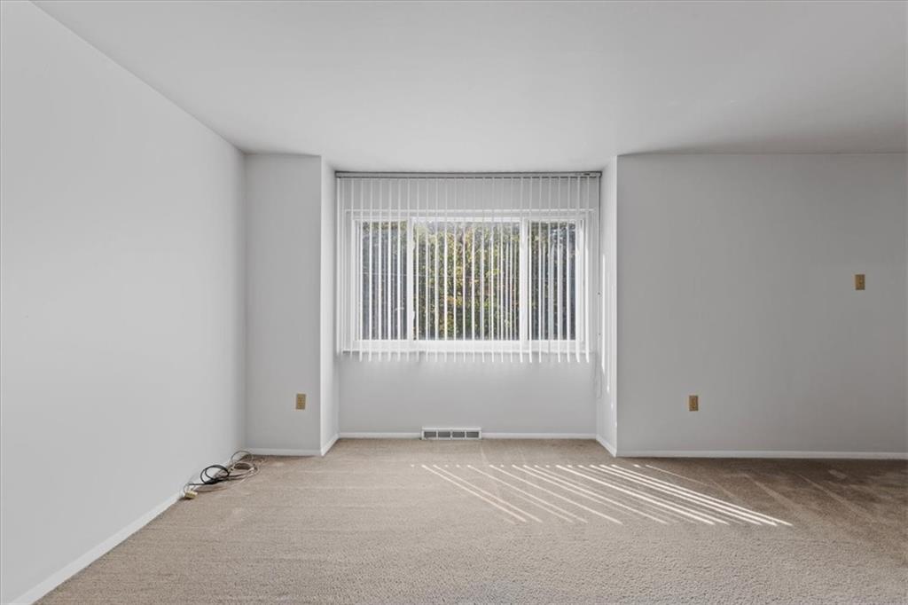 92 Seavey Road Pittsburgh, PA 15223 - Photo 8 of 25 Gallery Image 8