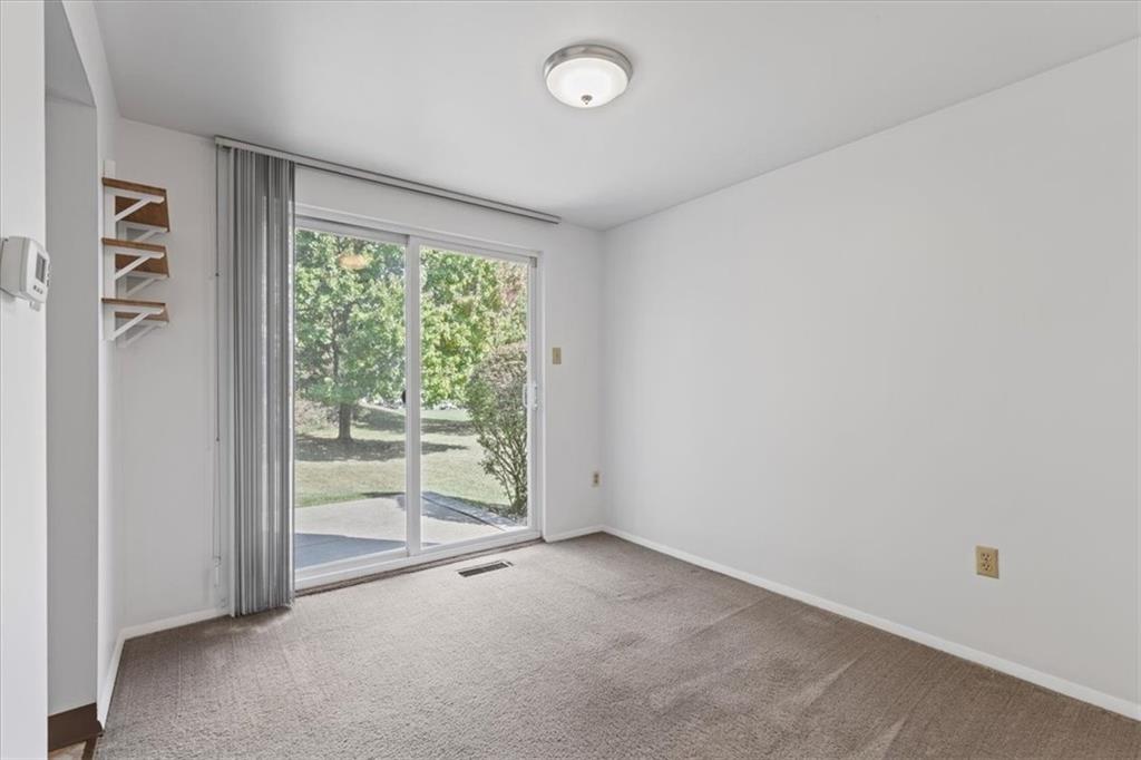 92 Seavey Road Pittsburgh, PA 15223 - Photo 9 of 25 Gallery Image 9