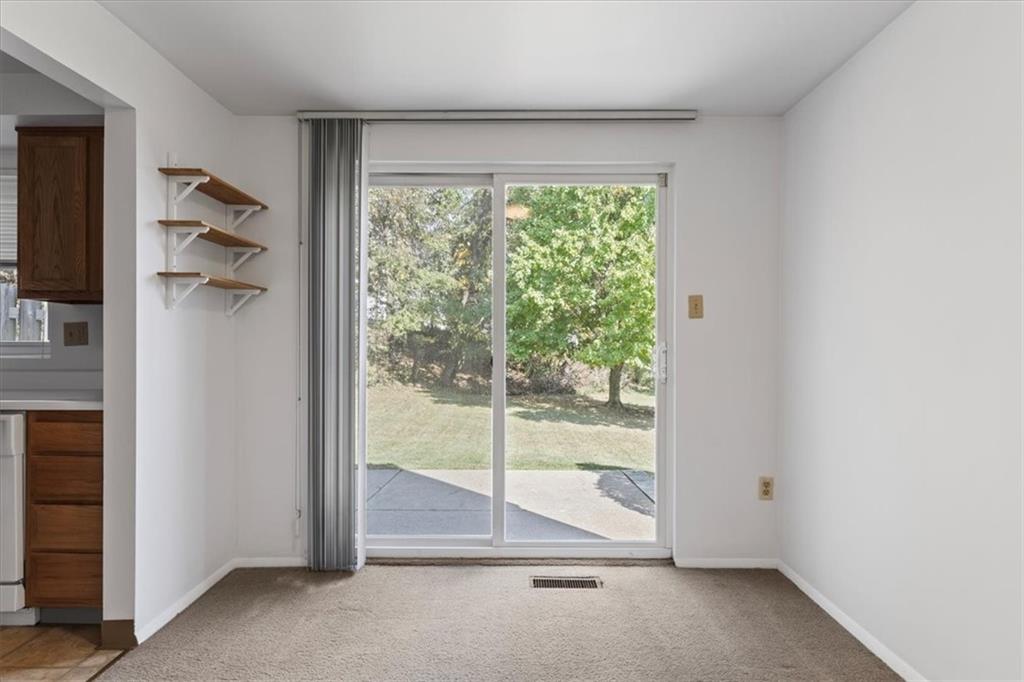 92 Seavey Road Pittsburgh, PA 15223 - Photo 10 of 25 Gallery Image 10