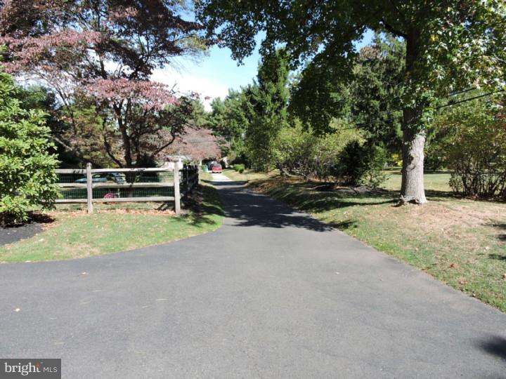 1014 Union Meeting Road Blue Bell, PA 19422 - Photo 20 of 23 Driveway