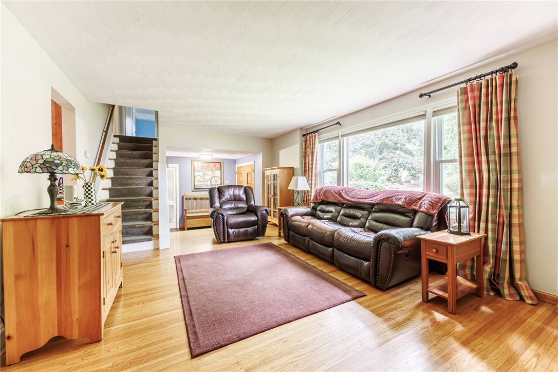 8 Meeting House Road Perinton, NY 14450 - Photo 8 of 40