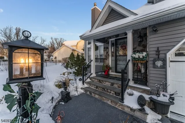 $725,000 | 7 Rachel Court, Clinton, NJ 08809