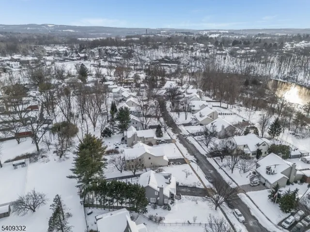 $725,000 | 7 Rachel Court, Clinton, NJ 08809