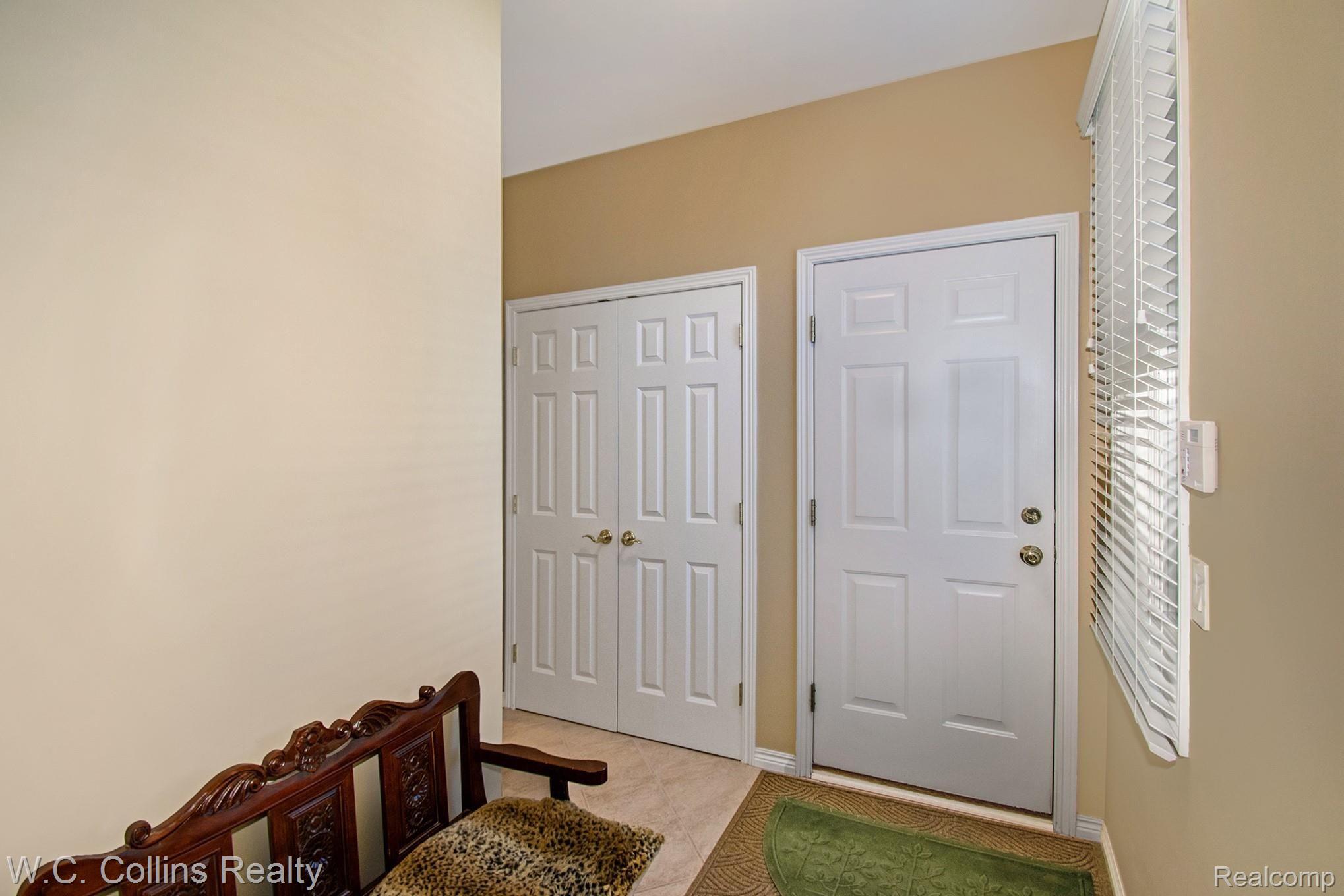2941 Birnam Court Rochester, MI 48306 - Photo 12 of 36 190801 Collins Ca 2941 Birnam Ct_13-.jpg