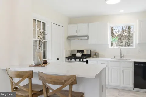 $1,095,000 | 5623 Huntington Parkway, Bethesda, MD 20817