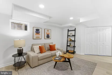 $1,095,000 | 5623 Huntington Parkway, Bethesda, MD 20817