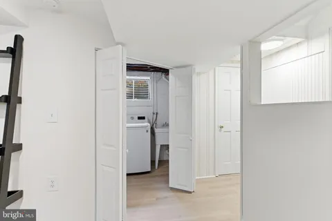 $1,095,000 | 5623 Huntington Parkway, Bethesda, MD 20817