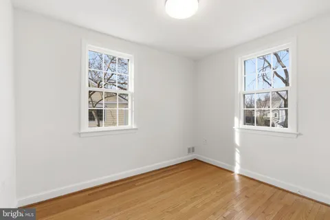 $1,095,000 | 5623 Huntington Parkway, Bethesda, MD 20817