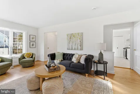 $1,095,000 | 5623 Huntington Parkway, Bethesda, MD 20817