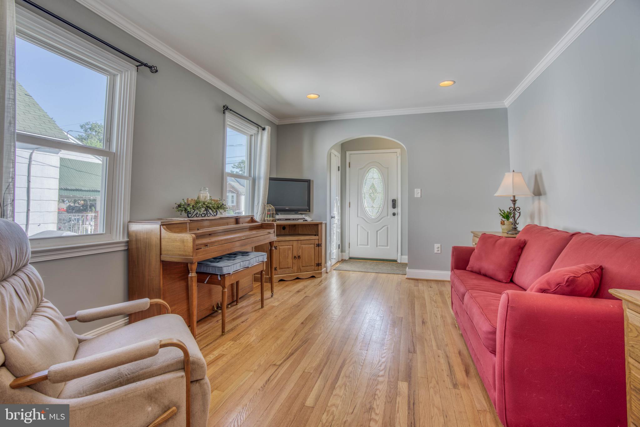 3031 Parktowne Road Baltimore, MD 21234 - Photo 12 of 48 Arched doorways & original hardwoods