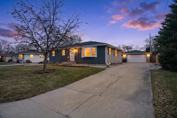 $289,900 | 1254 Wild Rose Lane, Neenah, WI 54956