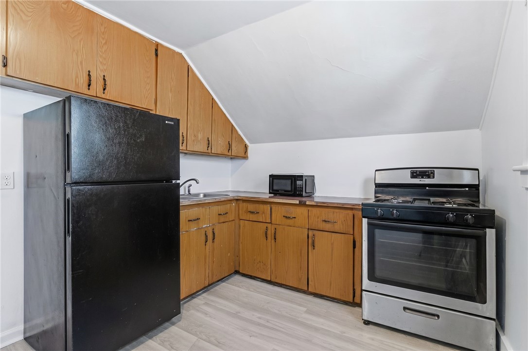 33 Pleasant Street Woonsocket, RI 02895 - Photo 24 of 35