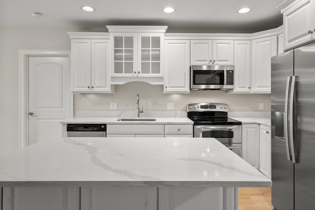 89 Lewis Bay Road, Unit 202 Barnstable, MA 02601 - Photo 5 of 39