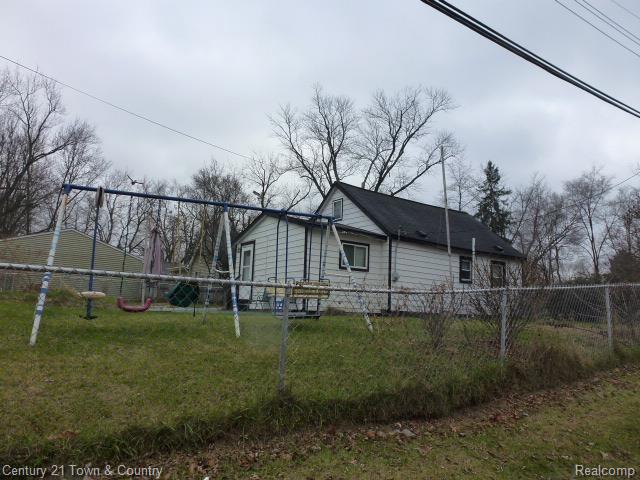 5694 Carroll Lk Road Commerce Township, MI 48382 - Photo 8 of 20 P1010282.jpg
