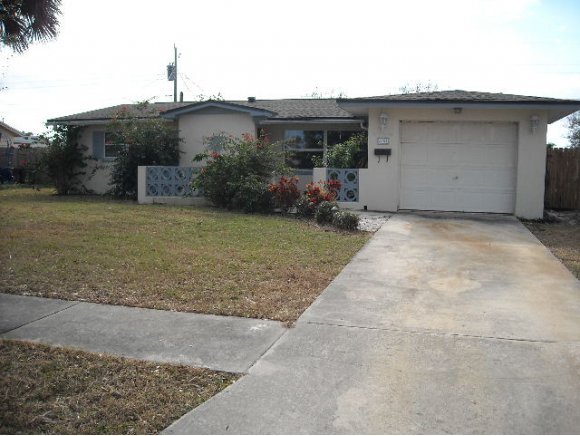 2887 Rheims Avenue Melbourne, FL 32935 - Photo 1 of 11 Primary Photo