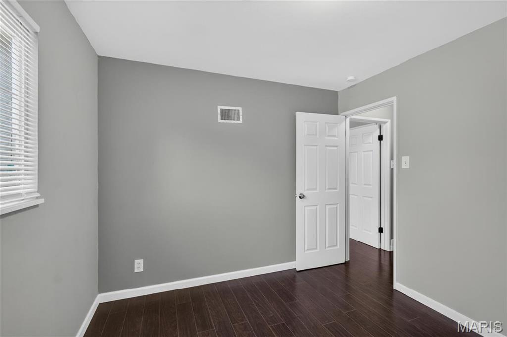 10915 Ridge Forest Drive St. Louis, MO 63123 - Photo 20 of 35