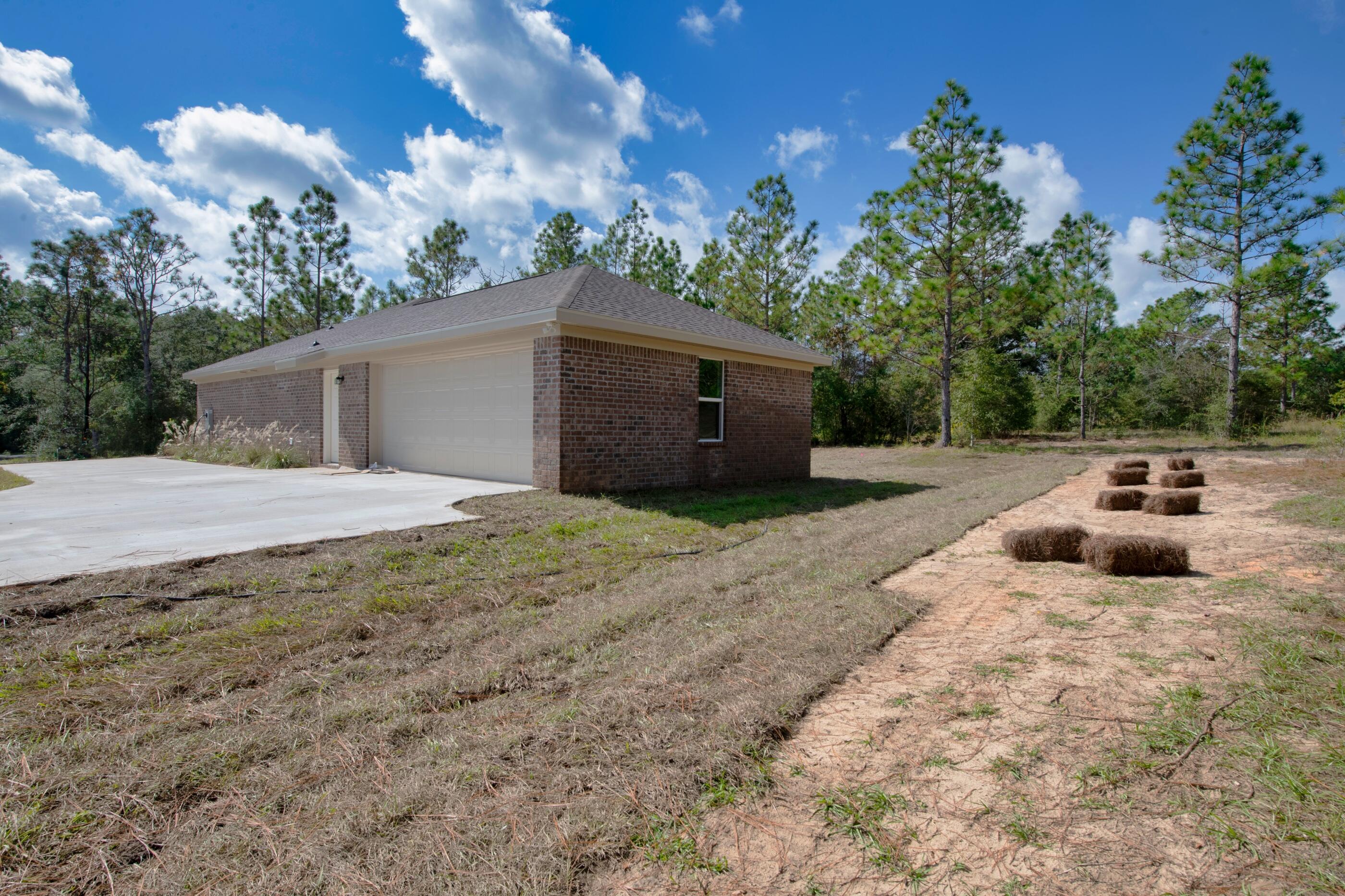 10004 American Farms Road Milton, FL 32583 - Photo 3 of 17 Gallery Image 3