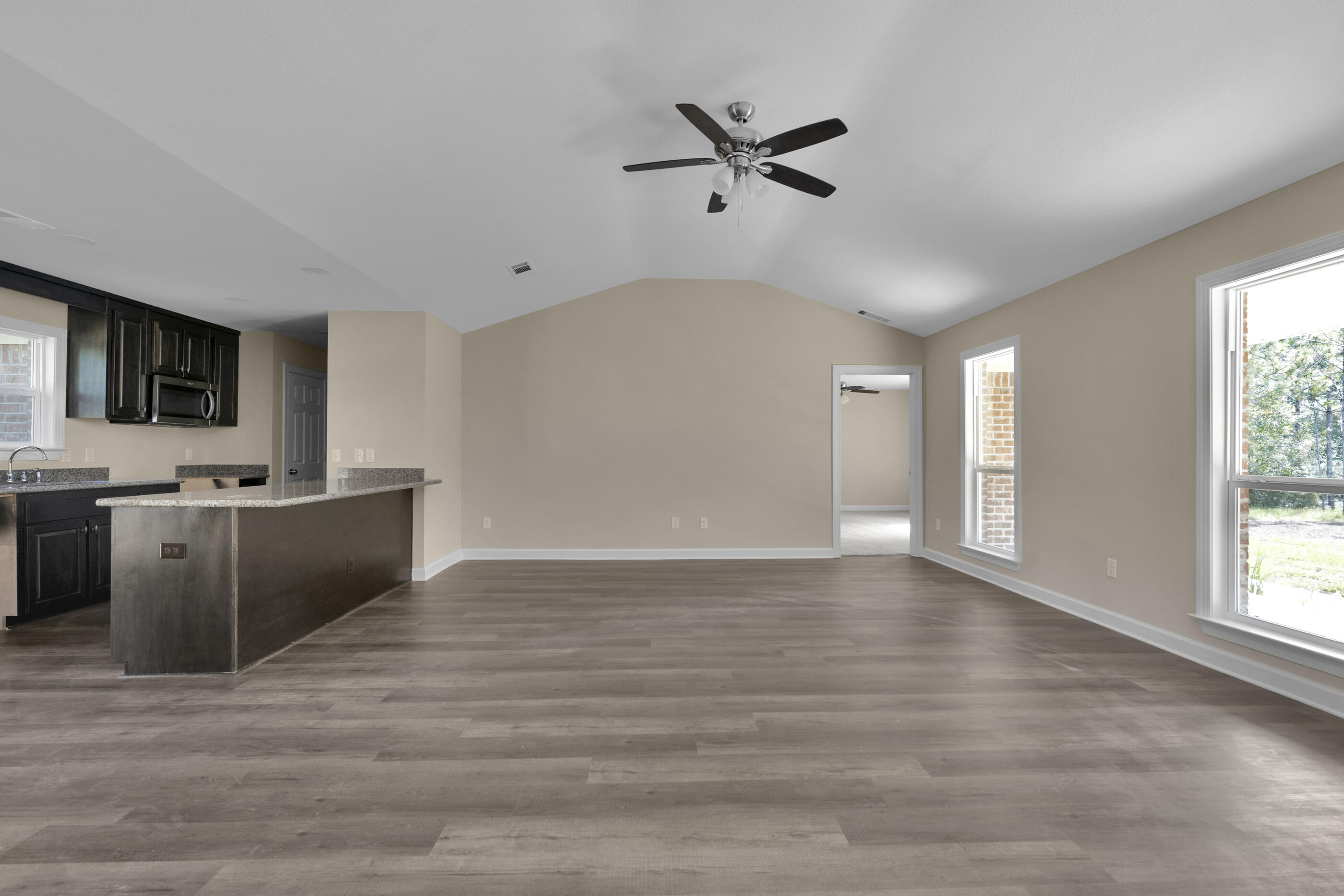 10004 American Farms Road Milton, FL 32583 - Photo 6 of 17 Gallery Image 6