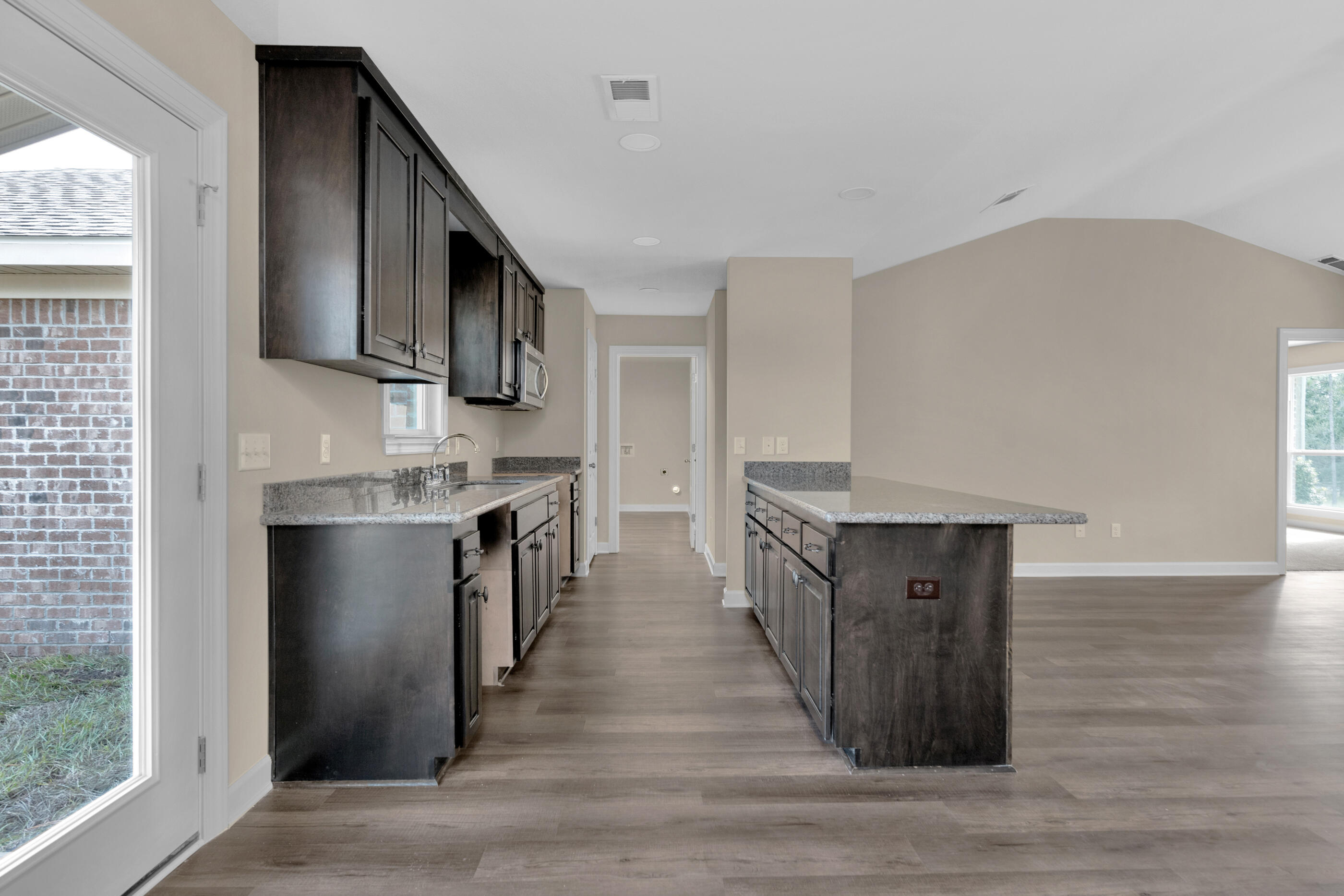 10004 American Farms Road Milton, FL 32583 - Photo 10 of 17 Gallery Image 10